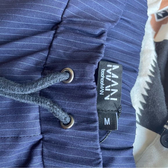 Boohoo Man Pinstriped Smart Joggers - Picture 3 of 3